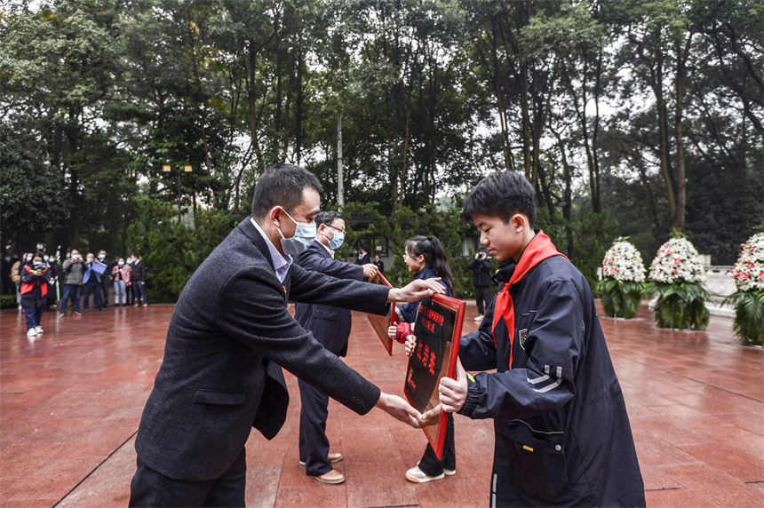 (dng)F(xin)(chng)tr(du)M(jn)S׿z