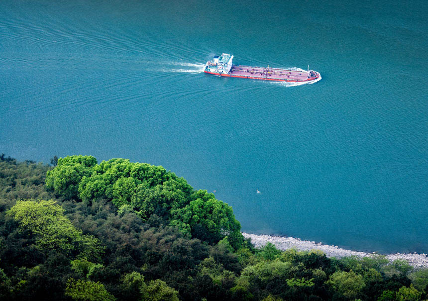 @_߅{L@ﴩ^Gˮ̲ɫz