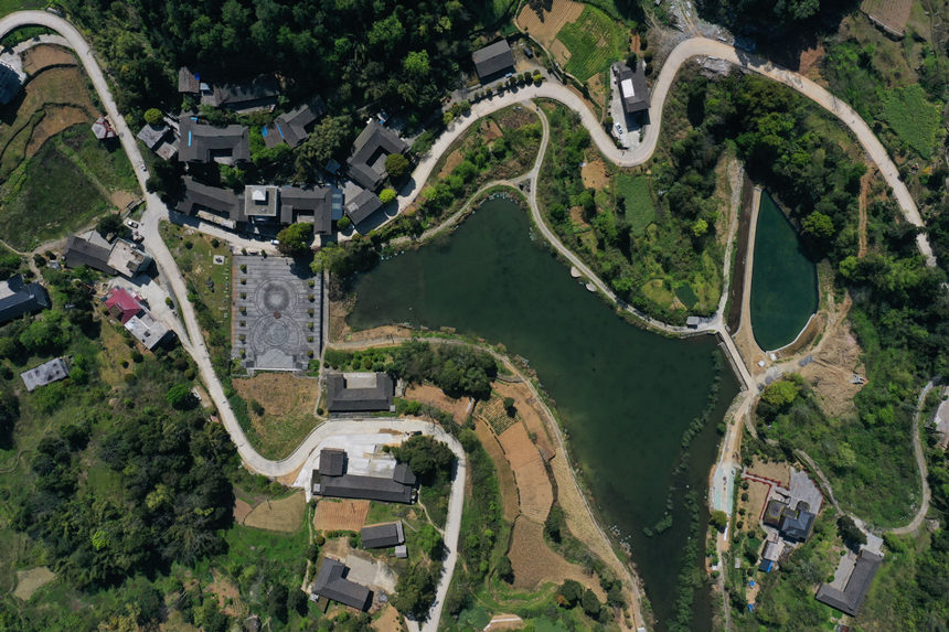 ��ˮ�h÷�ӈ��(zh��n)��ɽ��7�M����կ����ͨ��ݣ���ɽ��ˮ��ӳ�����箋�����w�z