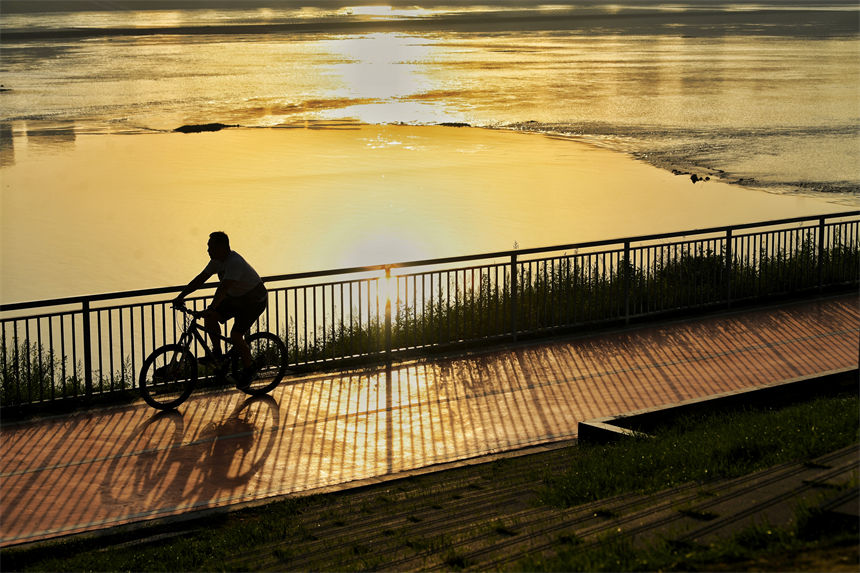 ϞI·ŰͶع@ڽɫϦ(yng)Tz