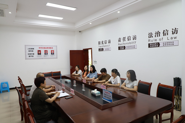 調(diào)解現(xiàn)場。江津區(qū)委統(tǒng)戰(zhàn)部供圖