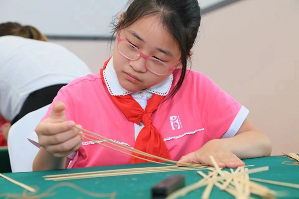 感受竹編技藝?；顒又鬓k方供圖