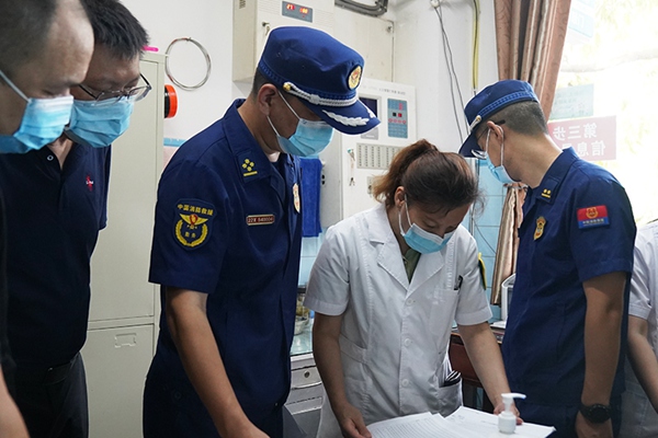 檢查現(xiàn)場(chǎng)。雙橋經(jīng)開(kāi)區(qū)消防救援大隊(duì)供圖