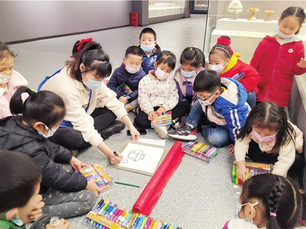 巴渝民俗博物館舉行“畫(huà)說(shuō)博物館“春季采風(fēng)活動(dòng)