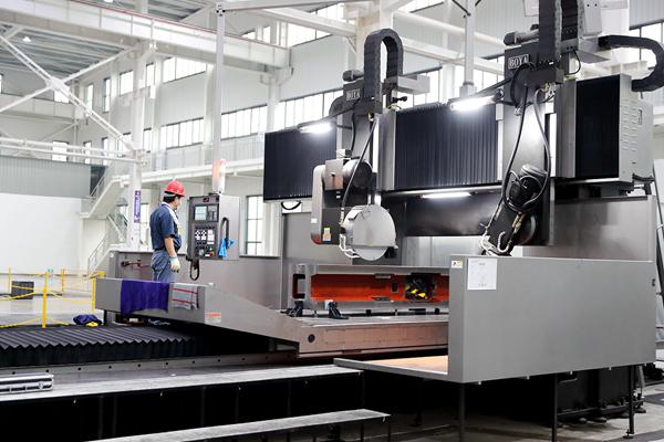 智能裝備產(chǎn)業(yè)。余鴻攝