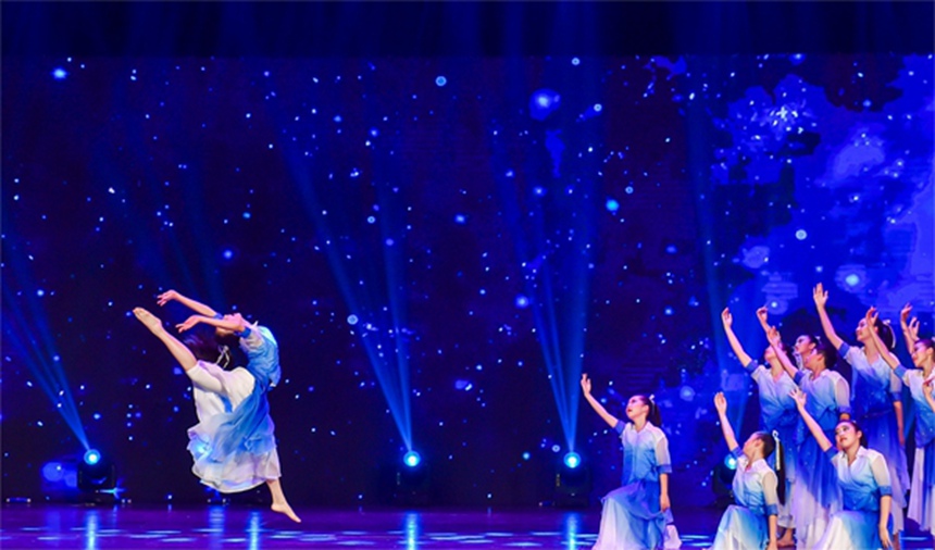 南開（融僑中學(xué)舞蹈課）《夜空中最亮的星》。南岸區(qū)教委供圖