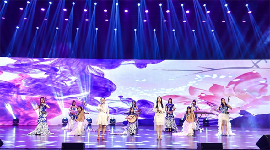 重慶市第十一中 聲樂(lè)課《一路生花》。南岸區(qū)教委供圖