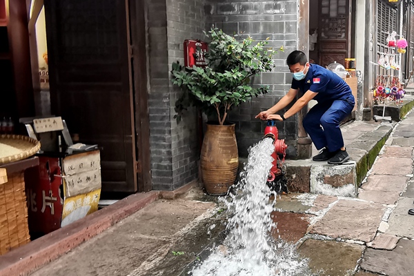 檢查現(xiàn)場。銅梁區(qū)消防救援支隊供圖