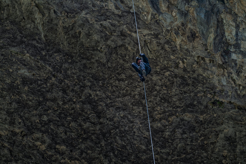 重慶特警2022年水陸兩棲專訓(xùn)現(xiàn)場。