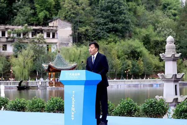 云陽縣委常委、宣傳部部長曾郴介紹第二屆“天生云陽”金秋節(jié)相關(guān)情況。云陽縣委宣傳部供圖 