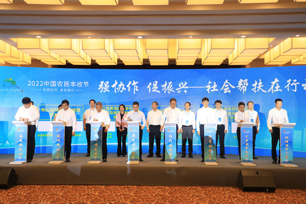 簽約儀式現(xiàn)場。梁欽卿攝