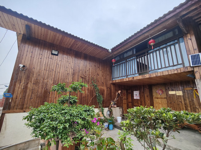 農(nóng)房整治后村民的氣派“小別墅”。徐俊聰攝