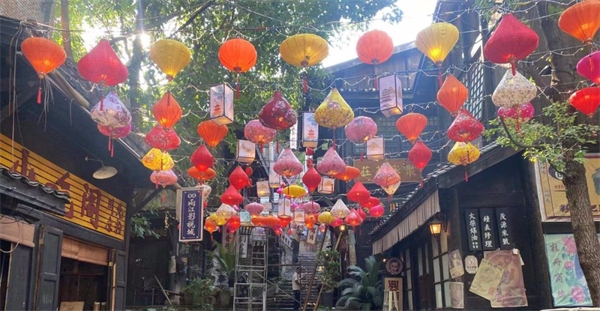 兩江國(guó)際影城金秋花燈節(jié)。兩江新區(qū)黨工委宣傳部供圖