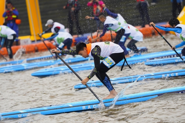 2022年全國(guó)漿板錦標(biāo)賽比賽現(xiàn)場(chǎng)。賽事組委會(huì)供圖