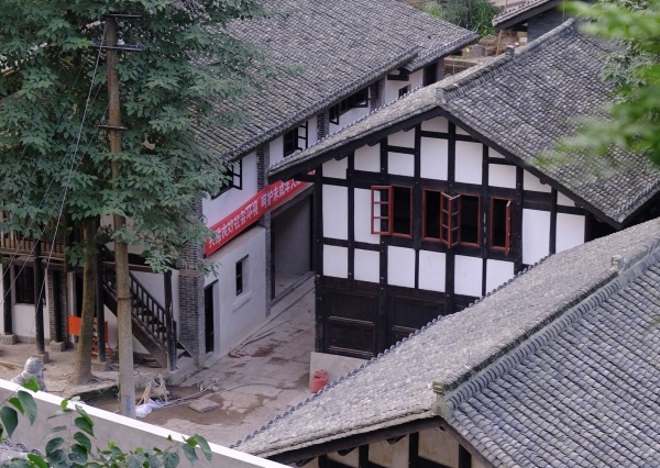 修繕后的下浩里建筑最大程度還原了當(dāng)初的樣子。南岸區(qū)委宣傳部供圖