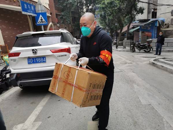 幫居民“跑腿”。受訪者供圖