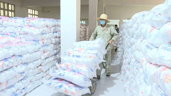 進(jìn)行生產(chǎn)作業(yè)。忠縣縣委宣傳部供圖