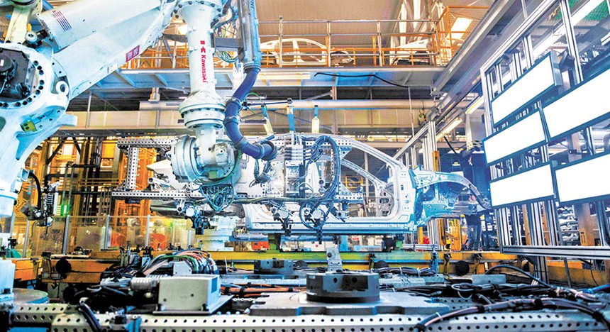 重慶長安兩江工廠焊接車間，車架正在接受視覺檢測機器人的檢測。（攝于七月七日，本報資料圖片）記者 張錦輝 攝\視覺重慶