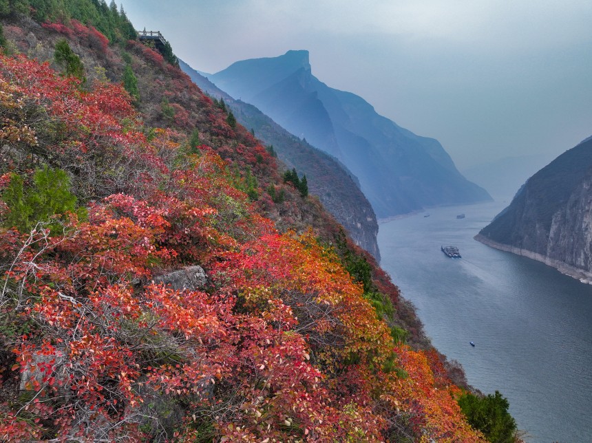 長江瞿塘峽一帶景色宜人，秀美如畫。王正坤攝