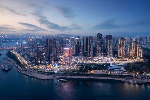 長(zhǎng)嘉匯購(gòu)物公園及彈子石老街。長(zhǎng)嘉匯供圖