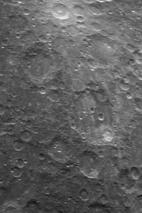 中國復眼拍攝的月球環(huán)形山地基雷達平面圖。北理工重慶創(chuàng)新中心供圖