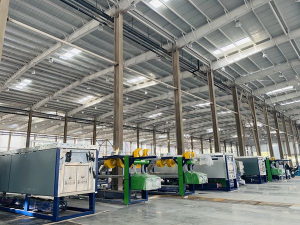 金龍電工智慧工廠進入新設(shè)備安裝調(diào)試階段。金龍電工供圖