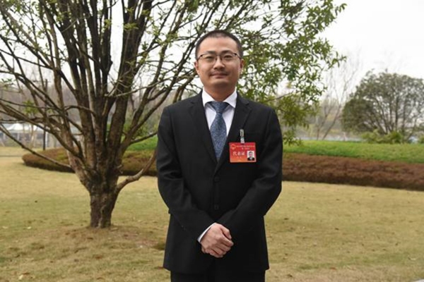 侯龍代表。受訪者供圖