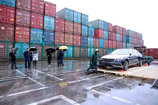 工行重慶市分行開立全球首份“鐵路提單國際信用證”。工行重慶市分行供圖