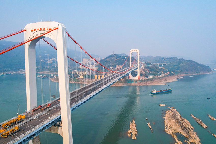重慶郭家沱長江大橋。鄒樂攝