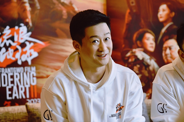 領(lǐng)銜主演吳京。鄒樂攝