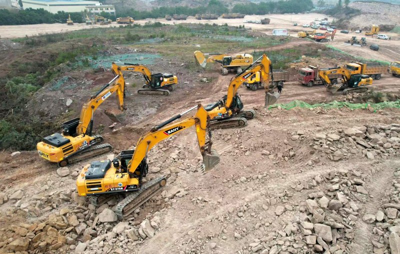 九龍坡區(qū)陶家鎮(zhèn)紅馬天泰新能源正極材料研發(fā)生產(chǎn)基地項(xiàng)目施工現(xiàn)場(chǎng)。鄒樂攝