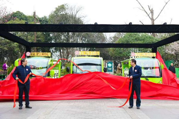 活動現(xiàn)場為江北區(qū)文明實踐流動車揭幕。江北區(qū)委宣傳部供圖