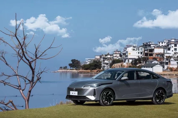 長安逸達上市。長安汽車供圖