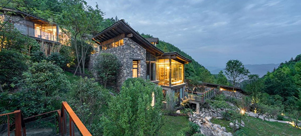 歸原小鎮(zhèn)里的特色民宿。歸原小鎮(zhèn)供圖