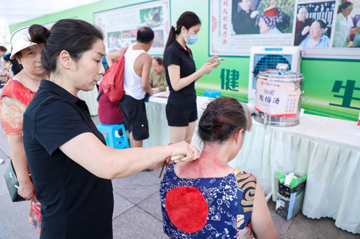 國家非物質(zhì)文化遺產(chǎn)“劉氏刺熨療法”。