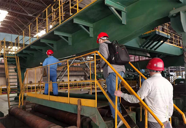 走進(jìn)下游工廠檢查產(chǎn)業(yè)質(zhì)量。受訪者供圖