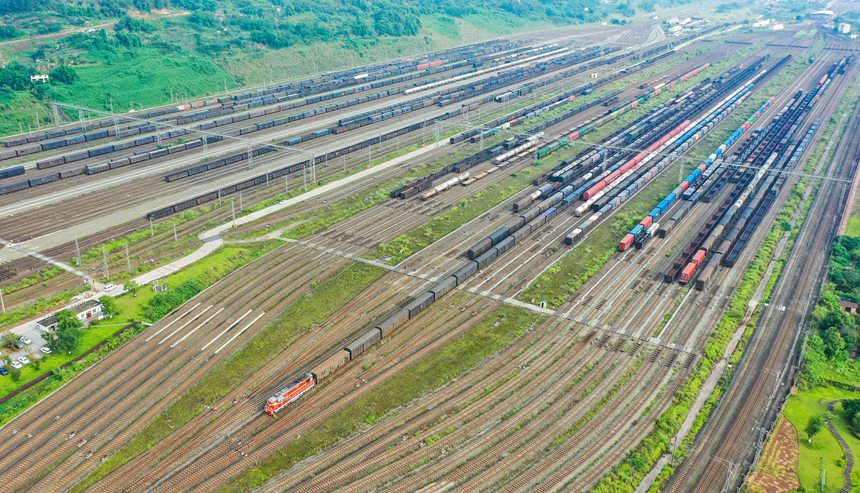 興隆場(chǎng)編組站編組場(chǎng)。 龍帆攝