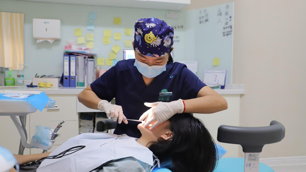 醫(yī)院就診現(xiàn)場。重慶團(tuán)圓口腔醫(yī)院供圖