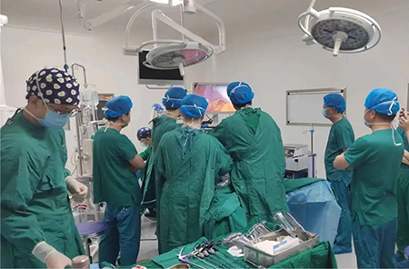 梁平做手術(shù)。重慶西區(qū)醫(yī)院供圖