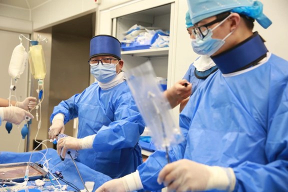 手術現(xiàn)場。重慶松山醫(yī)院供圖