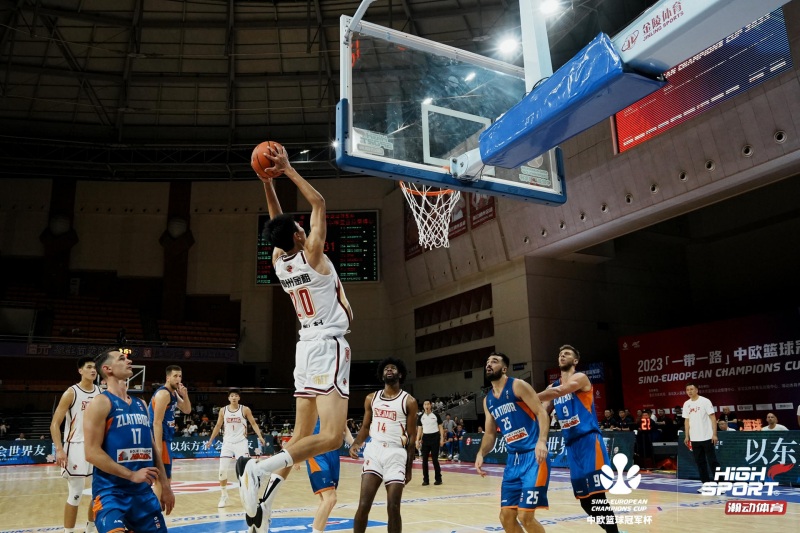 浙江稠州金租隊(duì)對(duì)陣塞爾維亞茲拉蒂博爾隊(duì)比賽現(xiàn)場(chǎng)。主辦方供圖