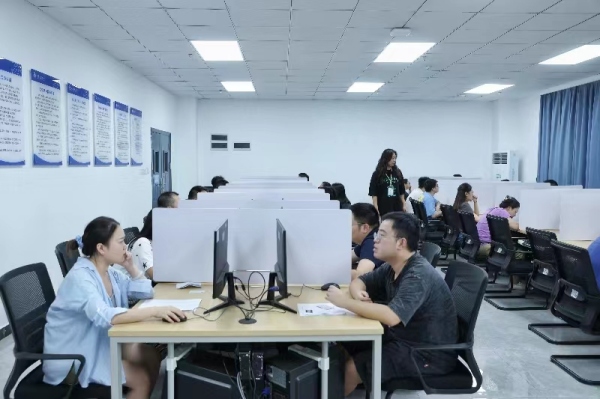 考試現(xiàn)場(chǎng)。重慶市司法局供圖