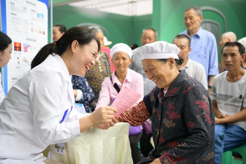 義診現(xiàn)場。重慶市科技局供圖