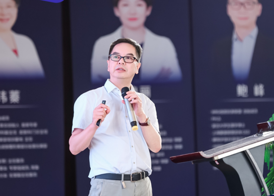 院長牙祖蒙分享《泛頰區(qū)應用解剖新進展與注射實踐》。重慶當代整形外科醫(yī)院供圖