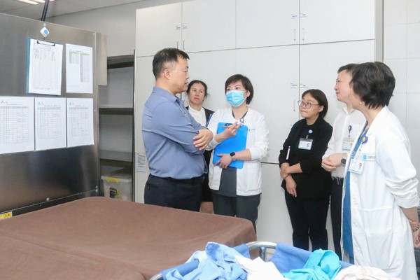 查房現(xiàn)場。重慶安琪兒婦產(chǎn)醫(yī)院供圖
