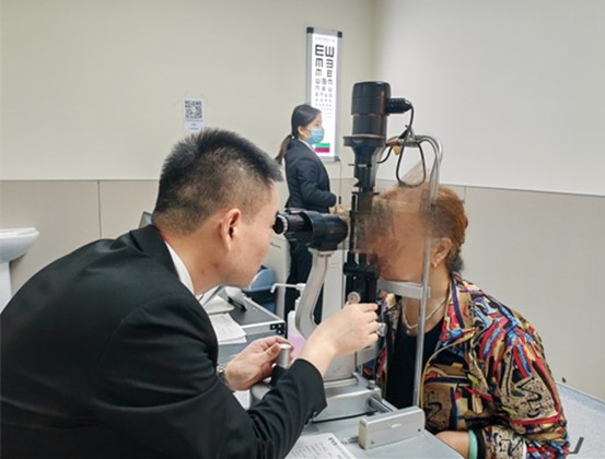 公益眼健康檢查。重慶愛爾眼科醫(yī)院總院供圖