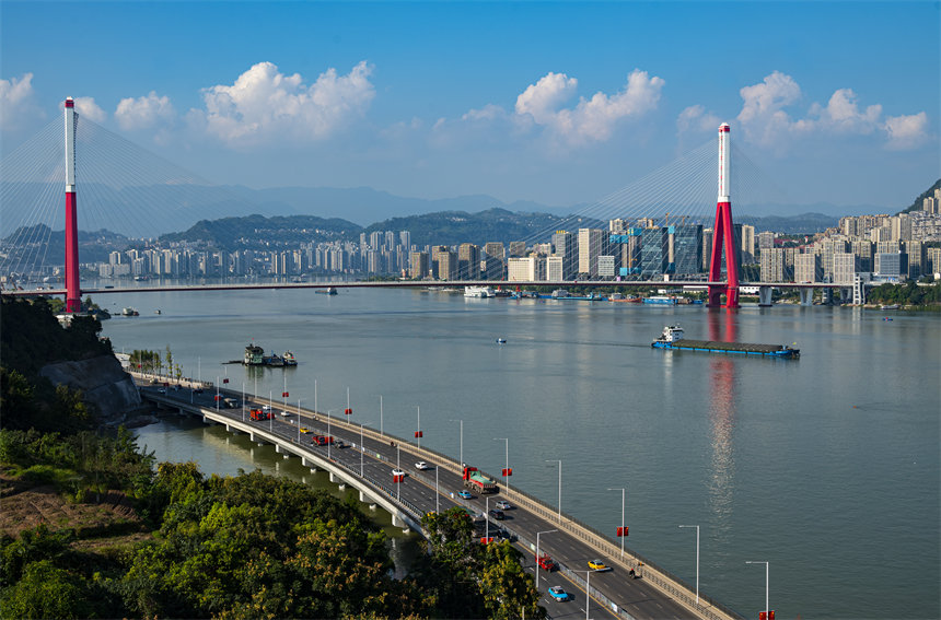 長(zhǎng)江萬州段再現(xiàn)高峽平湖壯美景觀。冉孟軍攝