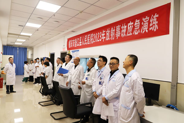 應(yīng)急演練現(xiàn)場(chǎng)。墊江縣人民醫(yī)院供圖