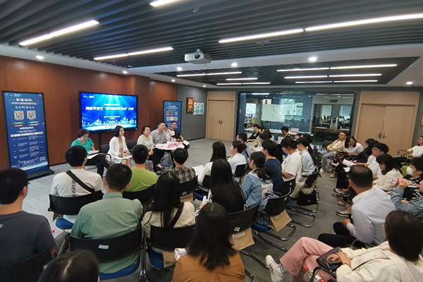 活動現(xiàn)場。重慶高新區(qū)政務(wù)服務(wù)和社會事務(wù)中心供圖