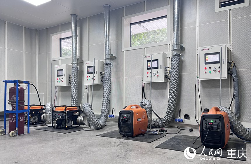 華世丹發(fā)電機(jī)耐久試驗(yàn)室。人民網(wǎng)記者 胡虹攝